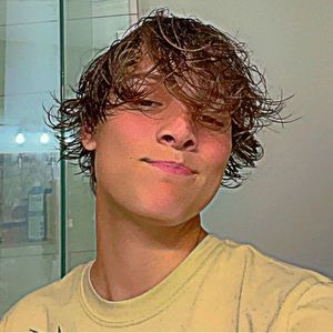 Meet your Posher, Avery